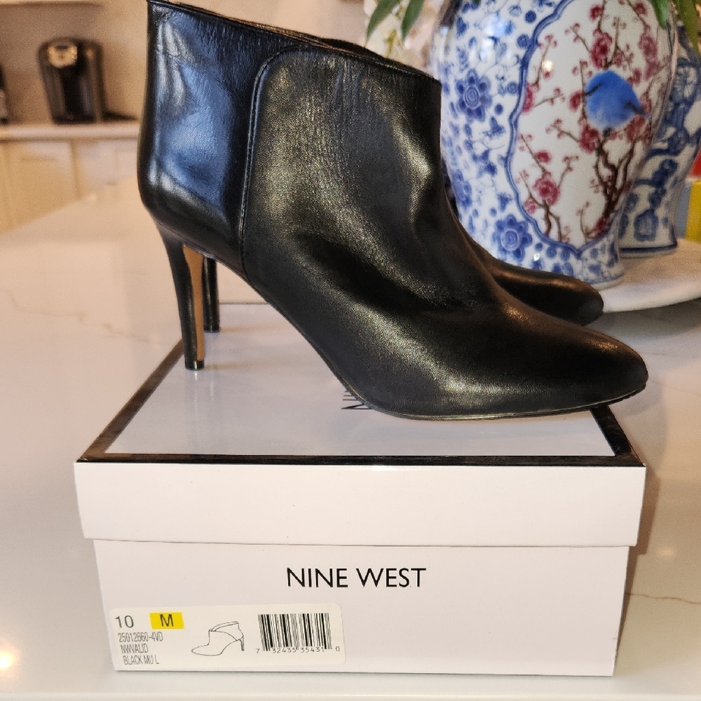 Nine West Black Leather Ankle Boots for Women